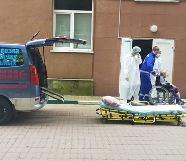 Перевозка лежачих больных из Пензы (Пензенской области) в Москву: услуга "от кровати до кровати"