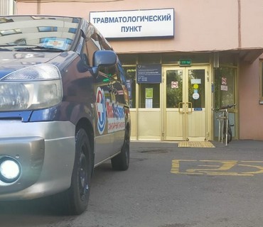 Перевозка лежачих больных из Москвы в Родину (Псковской области): услуга "от кровати до кровати"