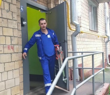 Перевозка лежачих больных из Борисовичей (Псковской области) в Москву: услуга "от кровати до кровати"