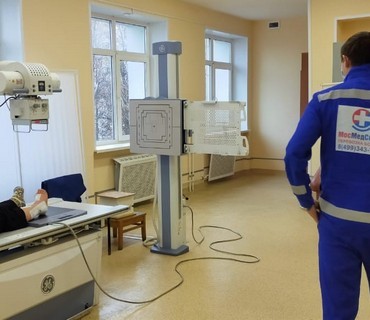 Перевозка лежачих больных из Петровска (Саратовской области) в Москву: услуга "от кровати до кровати"