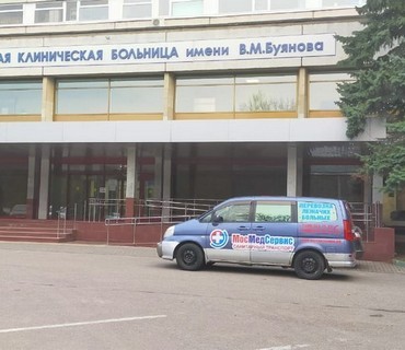Перевозка лежачих больных из Чудова (Новгородской области) в Москву: услуга "от кровати до кровати"