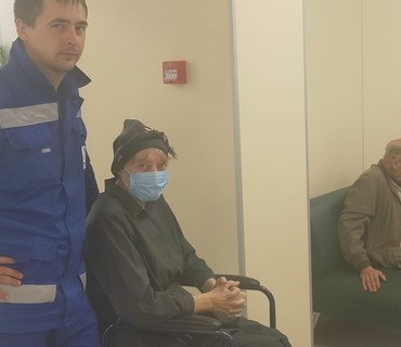 Перевозка лежачих больных в/из лечебное учреждение Медцентр Управления делами Мэра и Правительства Москвы Большой Спасоглинищев