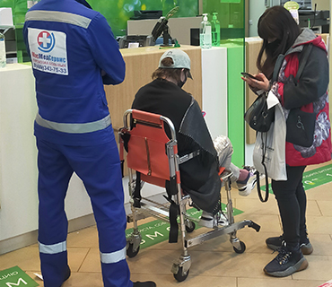 Встреча и перевозка инвалида-колясочника в аэропорт и из аэропорта в любую точку Москвы