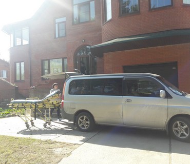 Перевозка лежачих больных из Губкина (Белгородской области) в Москву: услуга "от кровати до кровати"