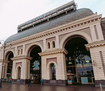 Перевозка больного на Павелецкий вокзал с посадкой в вагон