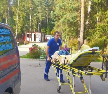Перевозка лежачих больных из Москвы в Жирновск (Волгоградской области): услуга "от кровати до кровати"