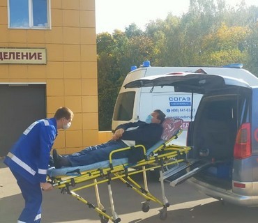 Перевозка лежачих больных из Краснооктябрьского (Волгоградской области) в Москву: услуга "от кровати до кровати"