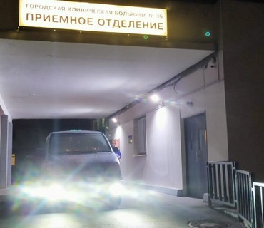 Перевозка лежачих больных из Сокола (Вологодской области) в Москву: услуга "от кровати до кровати"