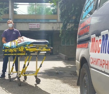Перевозка лежачих больных из Великого Устюга (Вологодской области) в Москву: услуга "от кровати до кровати"