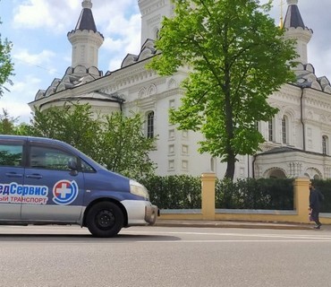 Перевозка лежачих больных из Рыльска (Курской области) в Москву: услуга "от кровати до кровати"