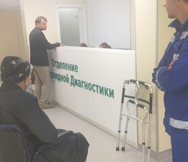 Перевозка лежачих больных из Павлова (Нижегородской области) в Москву: услуга "от кровати до кровати"