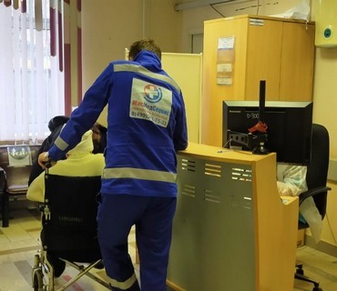 Перевозка лежачих больных из Сызрани (Самарской области) в Москву: услуга "от кровати до кровати"